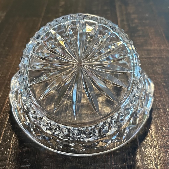 Vintage pressed glass. Tiara./trinket bowl - Picture 2 of 9